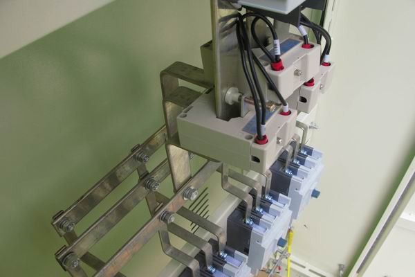 吐鲁番配电柜-应急照明配电柜使用对工作人员的具